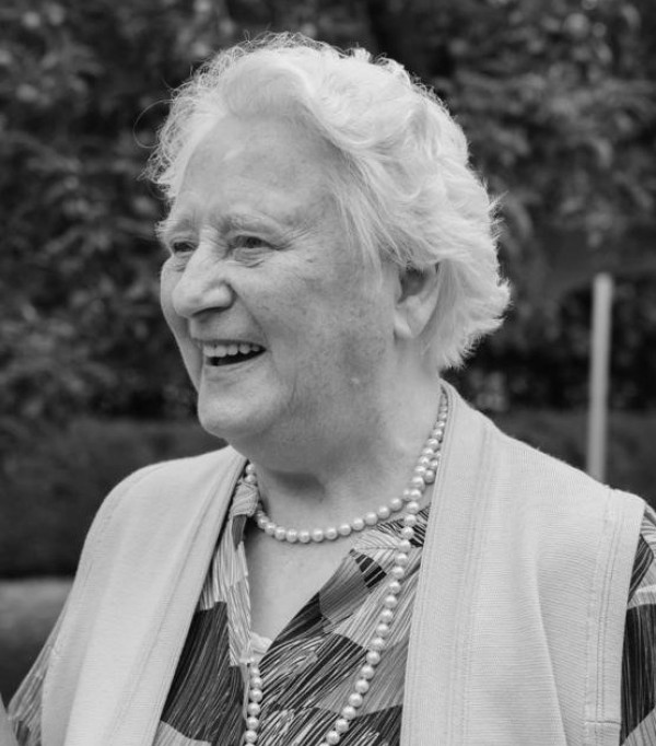 Mevr. Esther Van de Casteele - Van den Bulcke